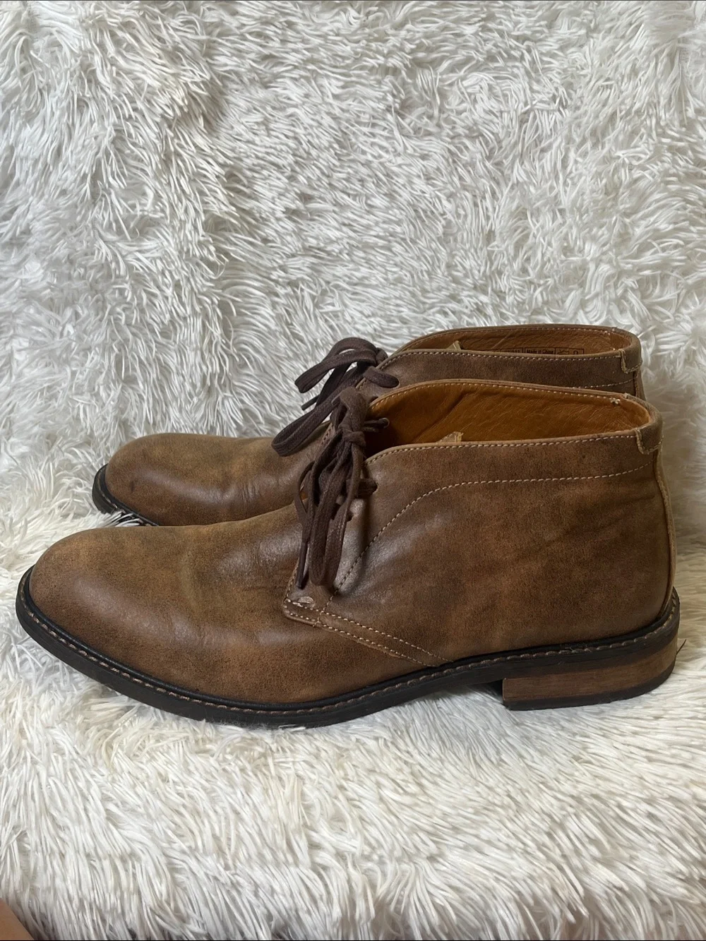 Vionic Men's Brown Leather Chukka Boots
